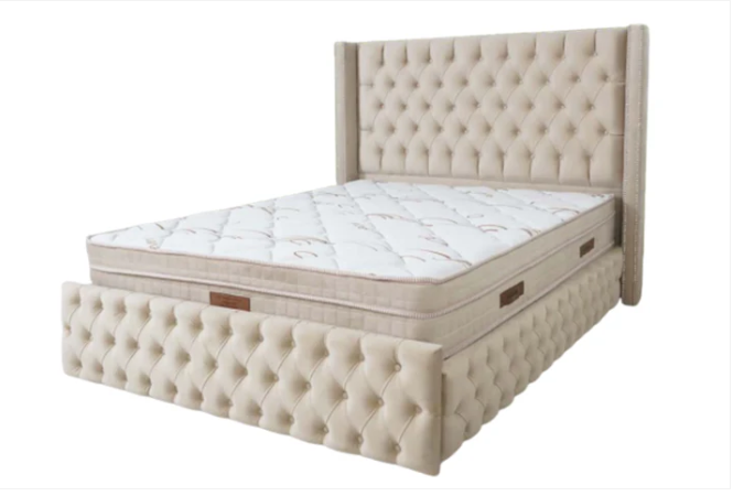 CADRE DE LIT CLOUTÉ BEIGE