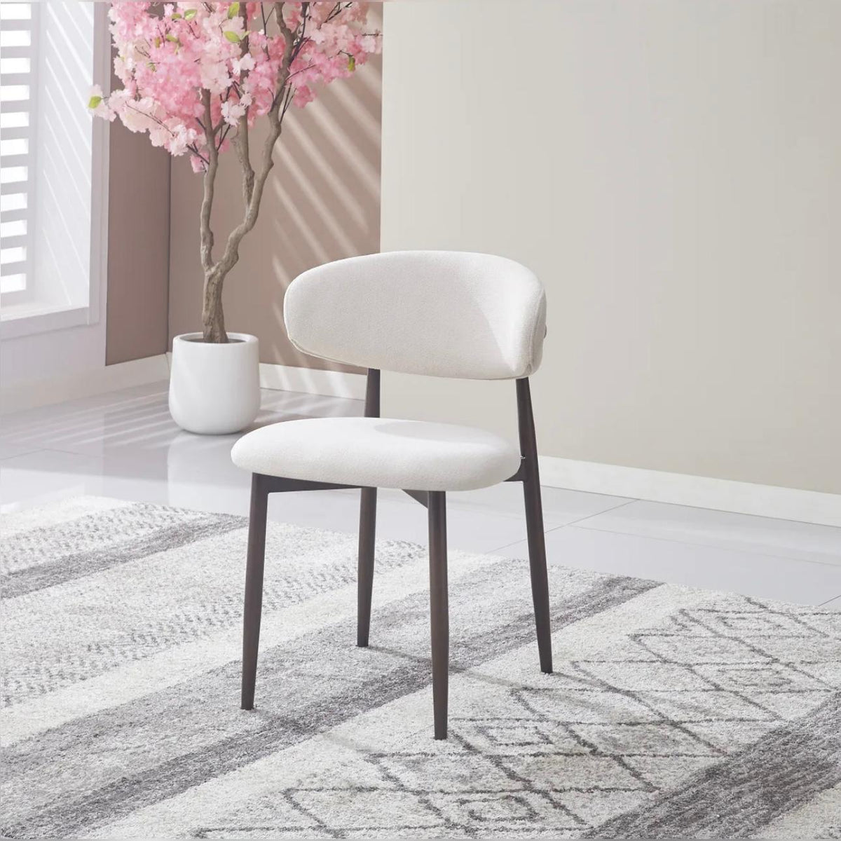 Chaise Lucile