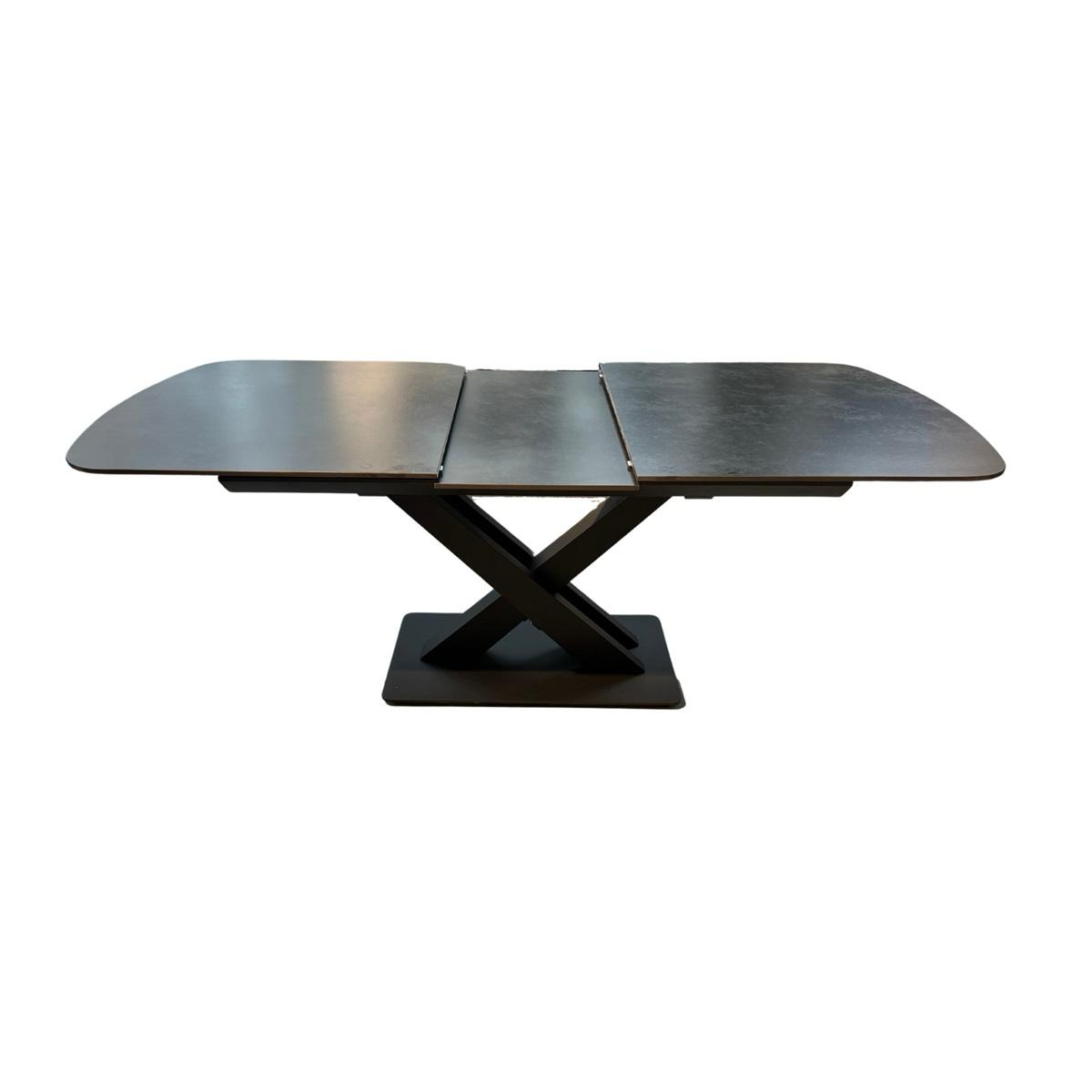 TABLE A MANGER CELINA