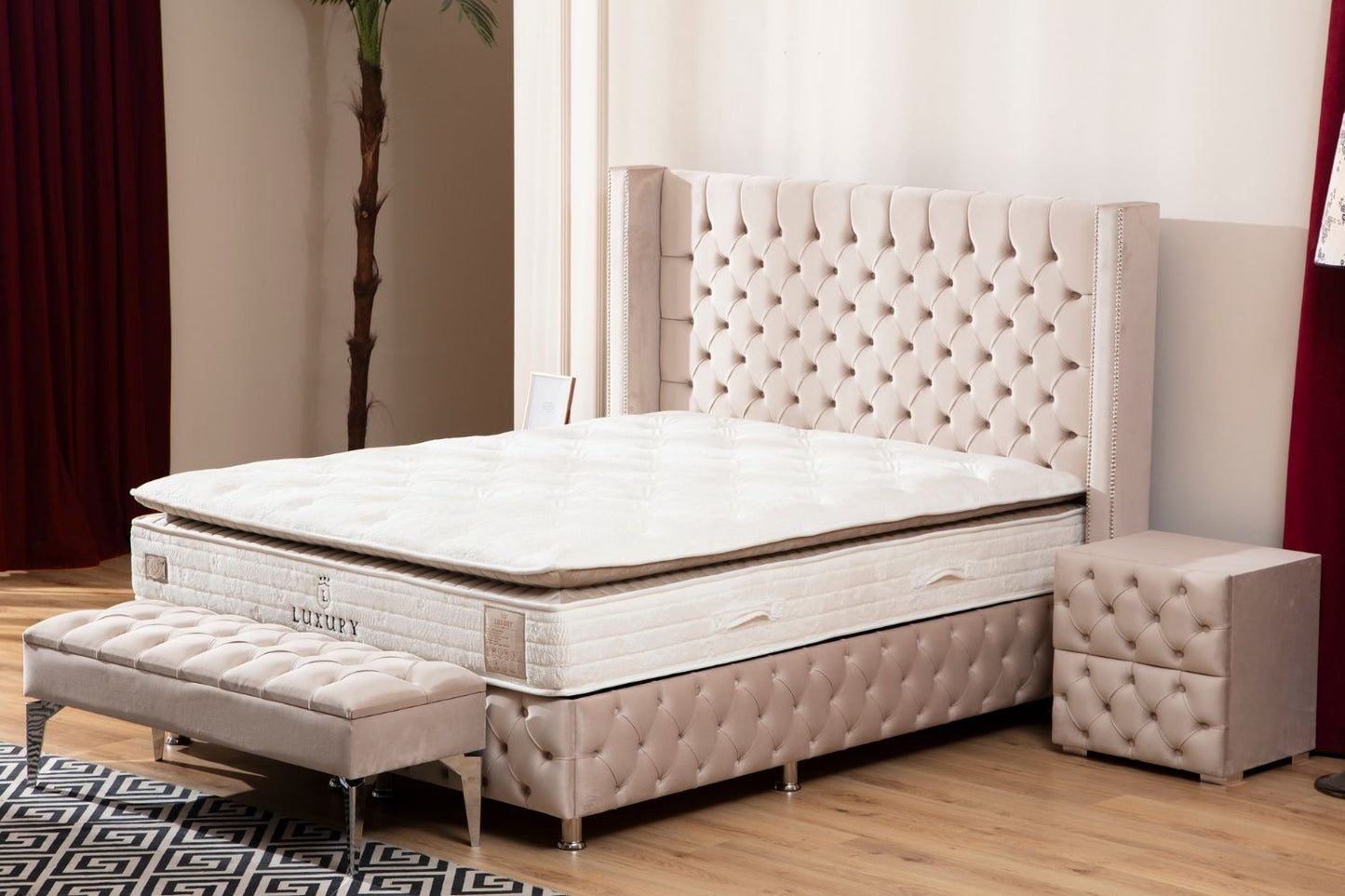 Lit Coffre CLOUTE Velours