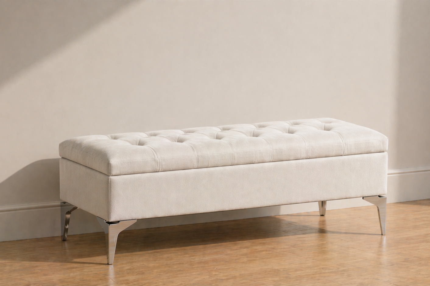 Banquette capitonné avec rangement écru