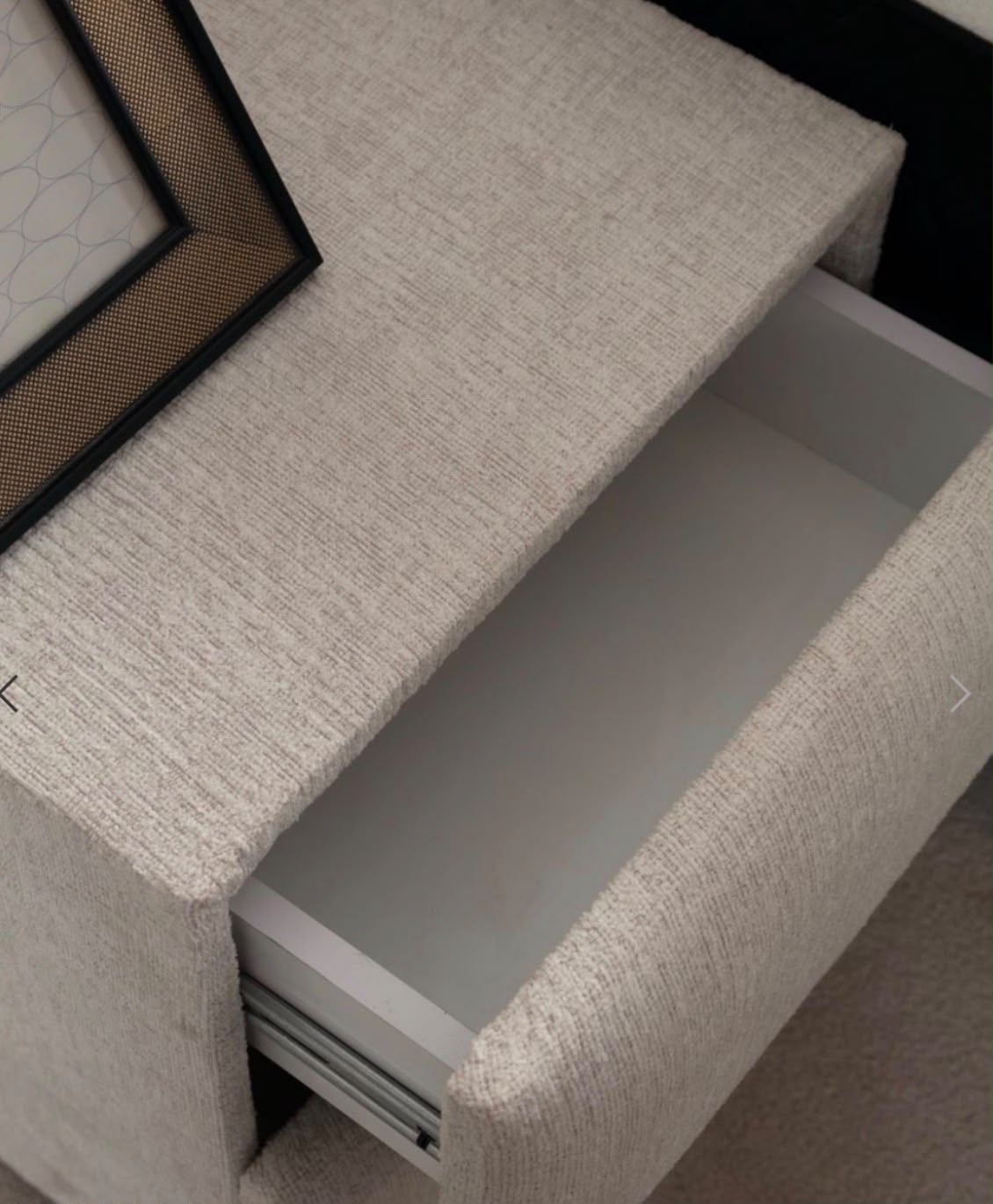 TABLE DE CHEVET CHENILLE